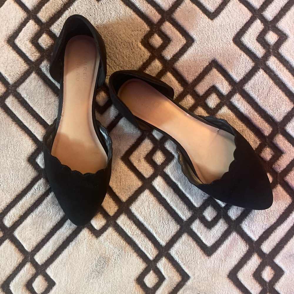 Lauren Conrad Black Scalloped Flats woman size 8.